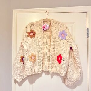 Cute, cropped, cardigan from Chicwish. Size small. Perfect for spring!